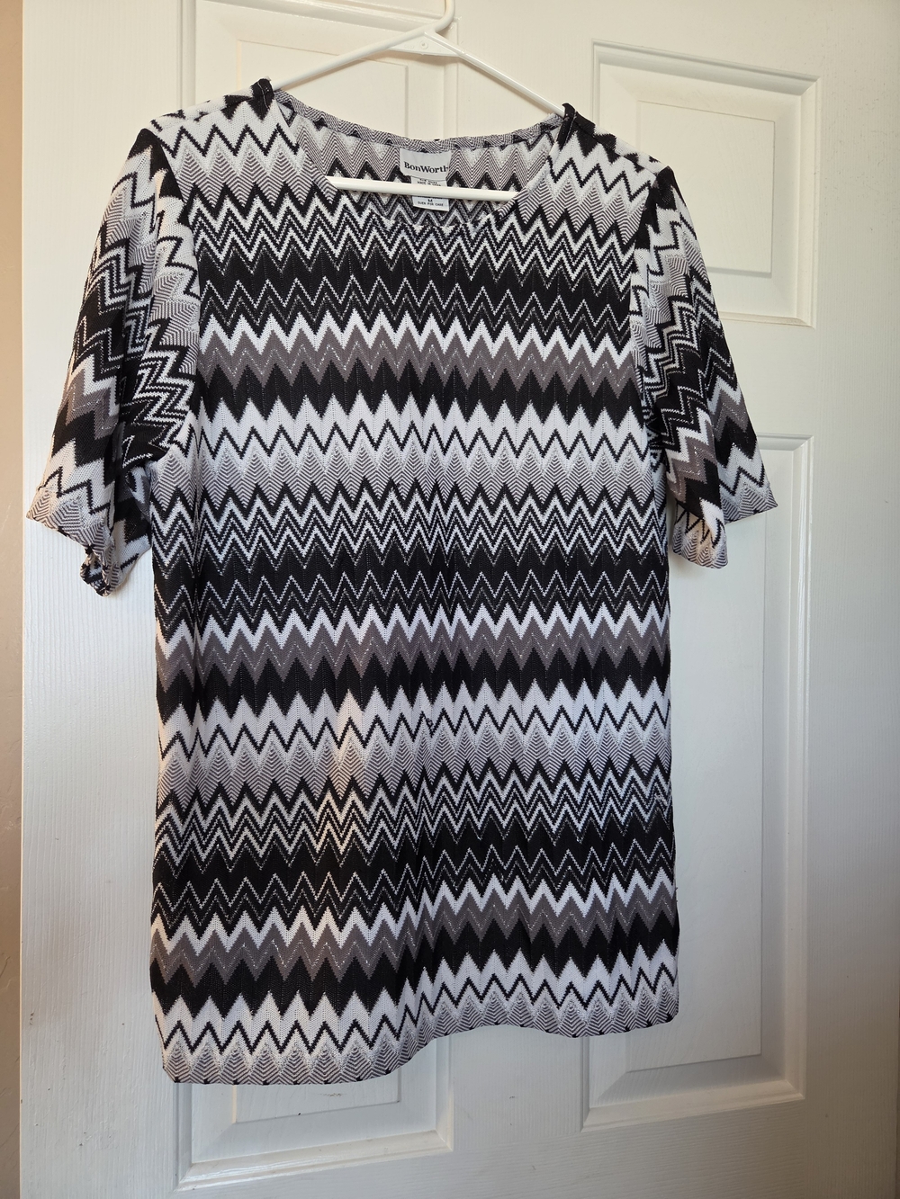 BonWorth‎ Black White Chevron Short Sleeve Top